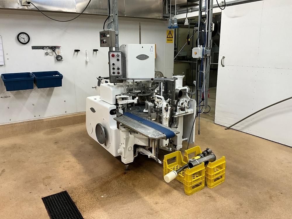 1974 Benhil 8380 Butter packaging machine