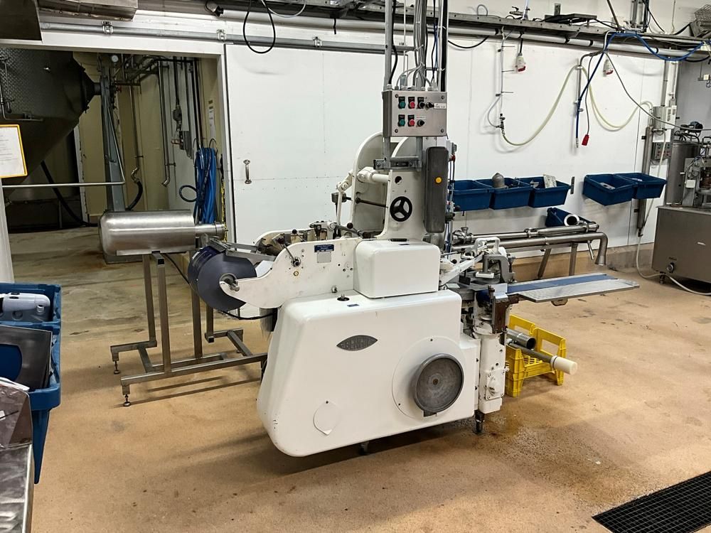 1974 Benhil 8380 Butter packaging machine
