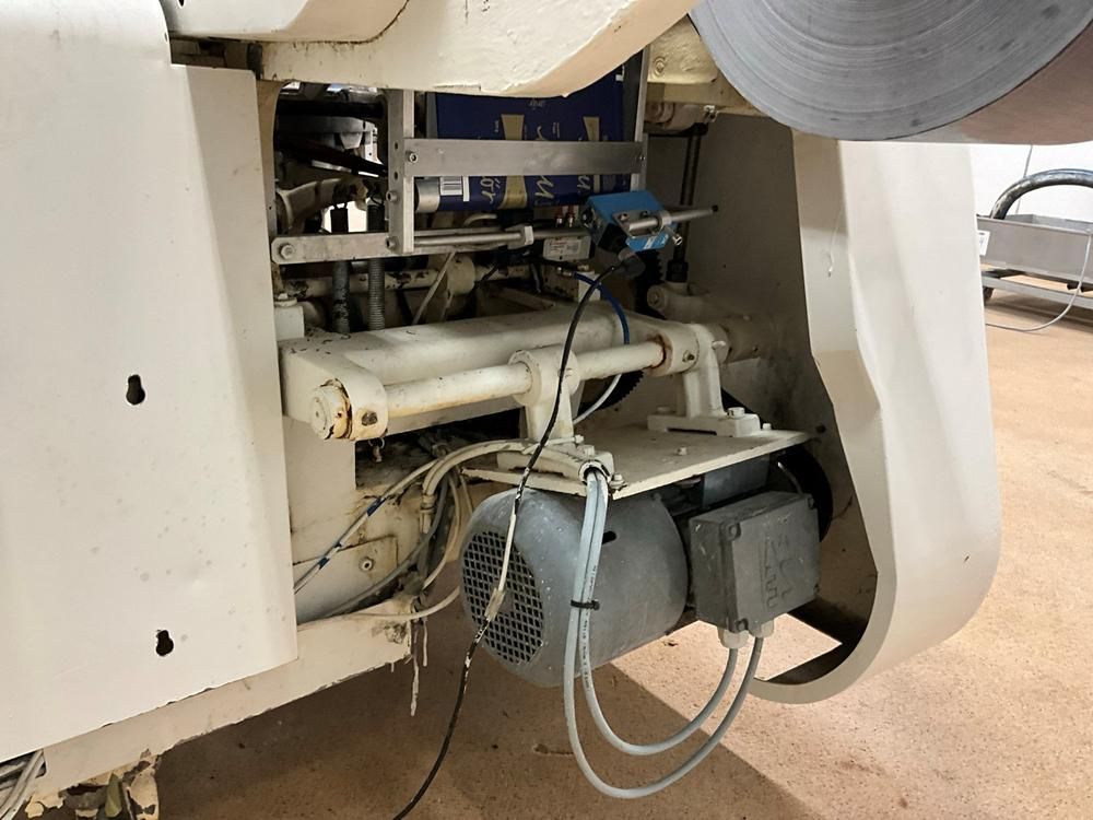1974 Benhil 8380 Butter packaging machine