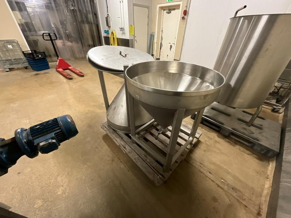 S/s vertical tank (2x)