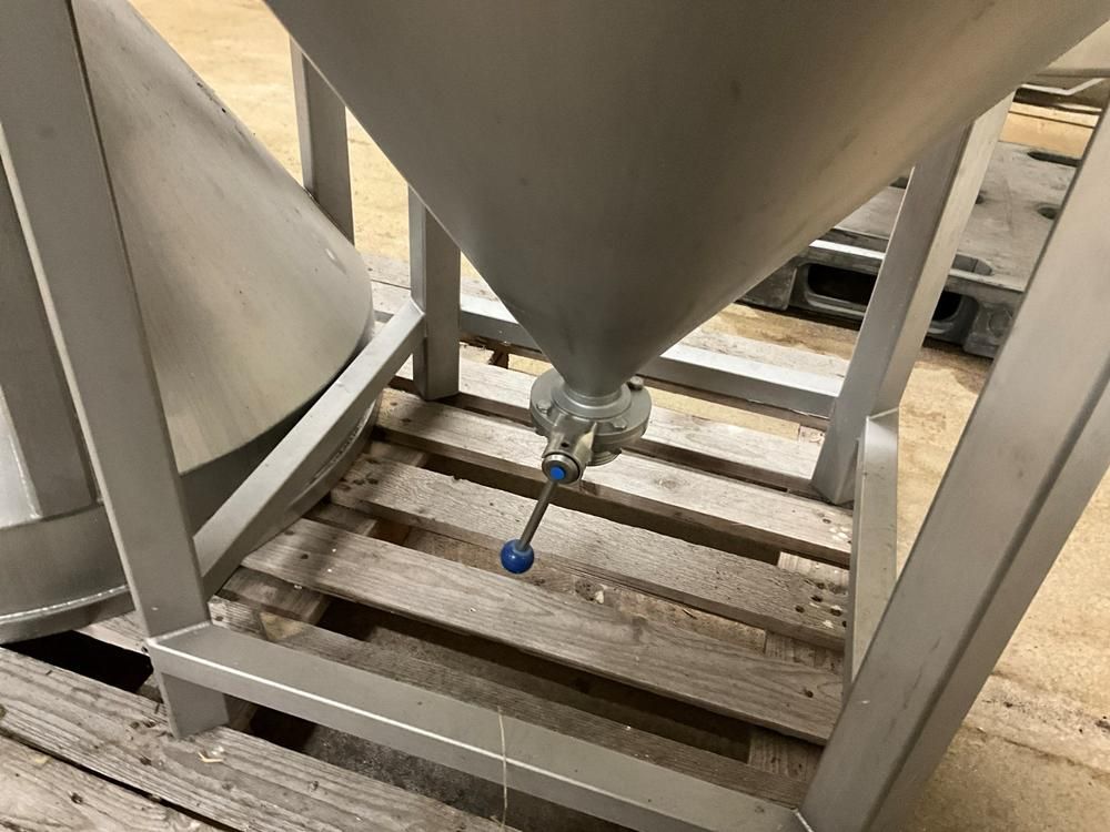 S/s vertical tank (2x)