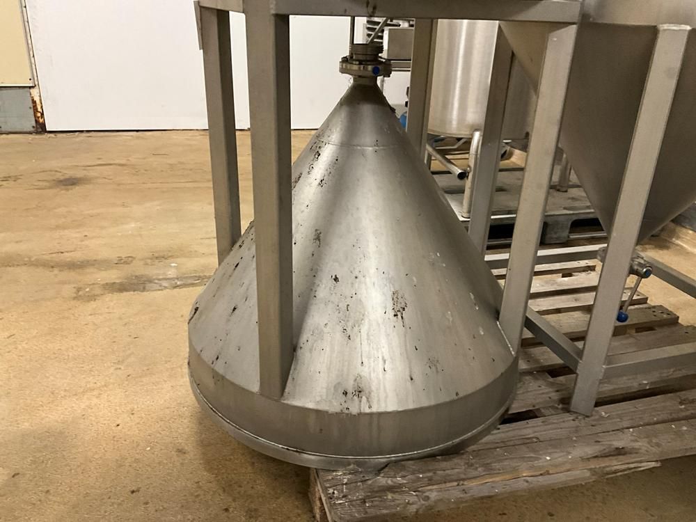 S/s vertical tank (2x)