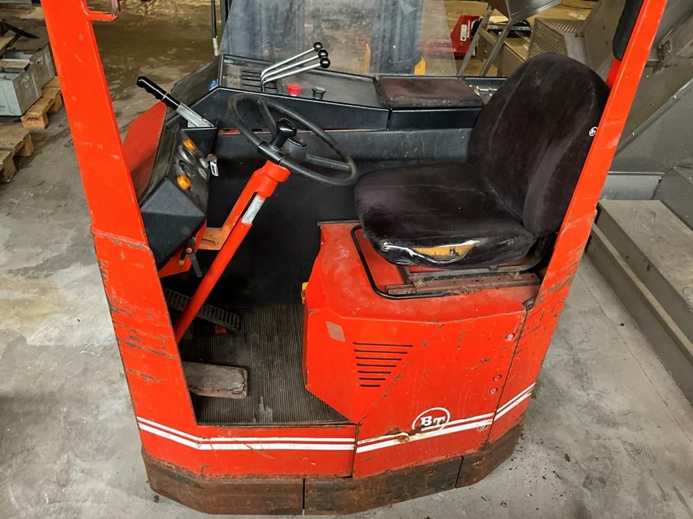 BT RT 1350 E/12 Reacher forklift