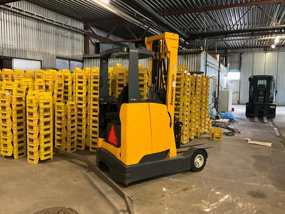 2001 Ljungheinrich ETVC 16 Reacher forklift