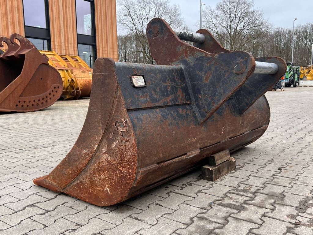 Pladdet OQ80 Slotenbak - Ditch cleaning bucket