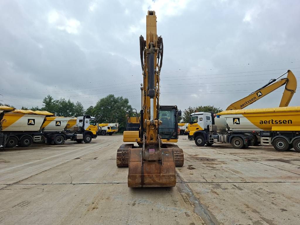 CAT 320