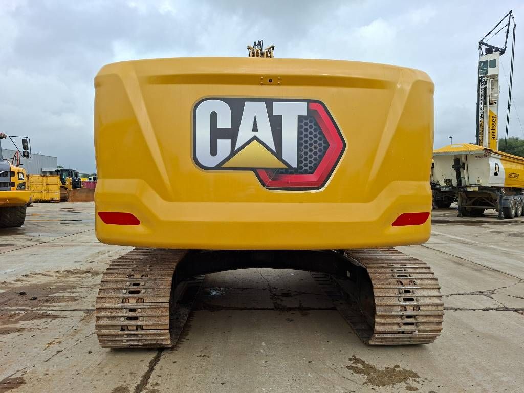 CAT 320