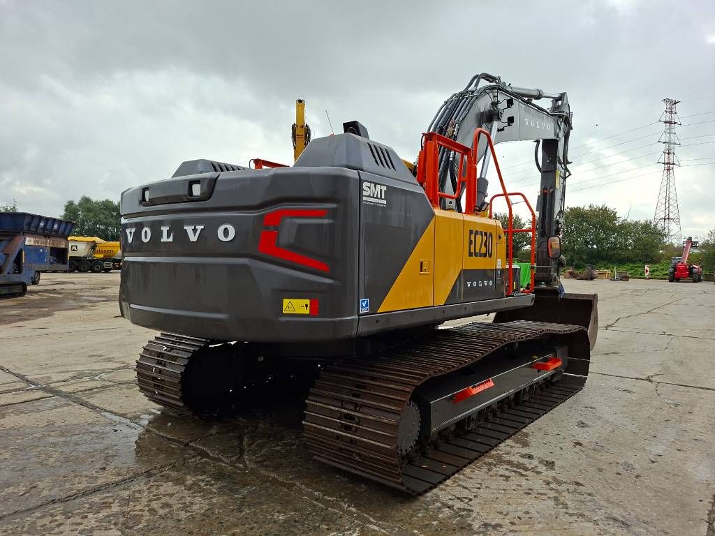 Volvo EC230FL5