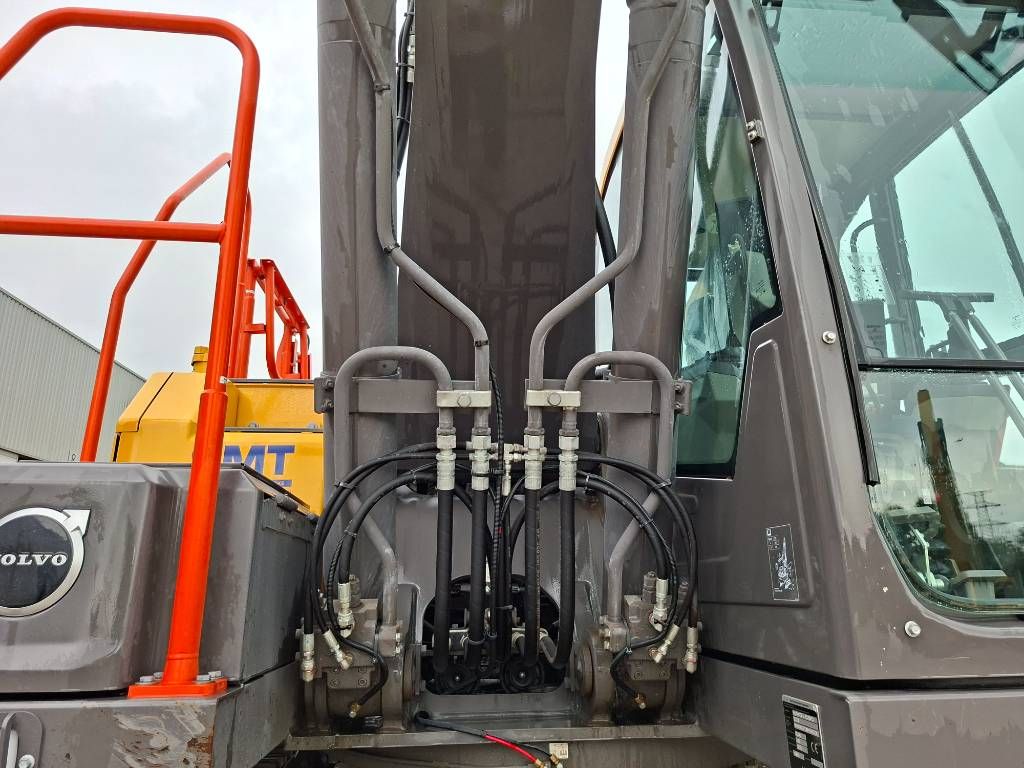 Volvo EC230FL5