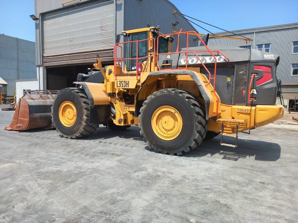 Volvo L350H (EXW - Abu Dhabi)
