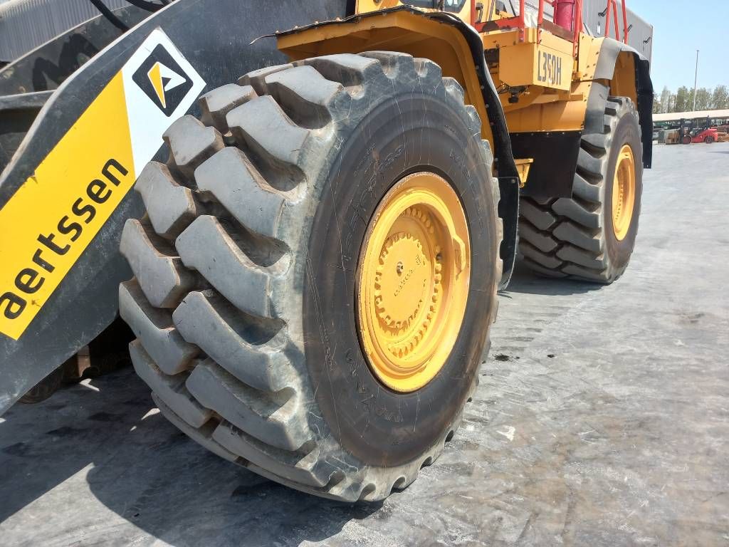 Volvo L350H (EXW - Abu Dhabi)