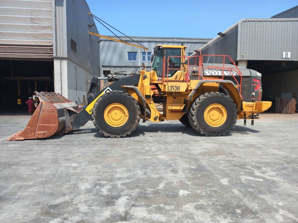 Volvo L350H (EXW - Abu Dhabi)