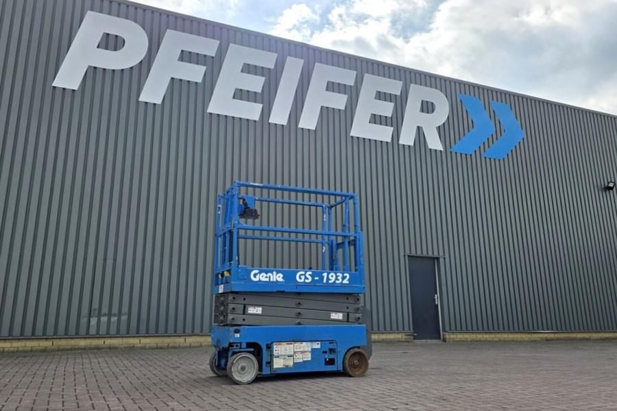 Genie GS1932 Electric, Working Height 7.8 m, 227kg Capac