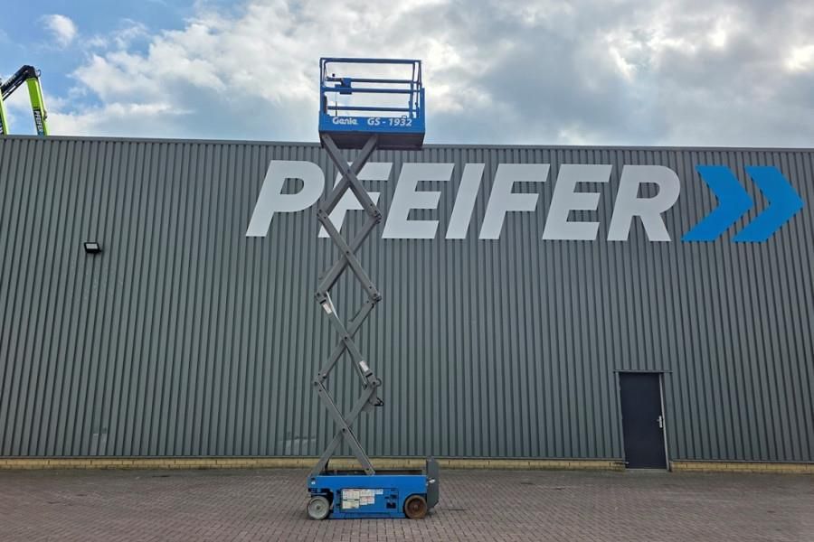 Genie GS1932 Electric, Working Height 7.8 m, 227kg Capac