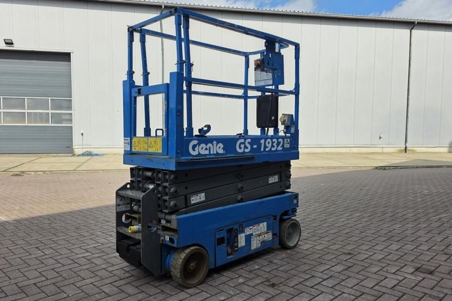 Genie GS1932 Electric, Working Height 7.8 m, 227kg Capac