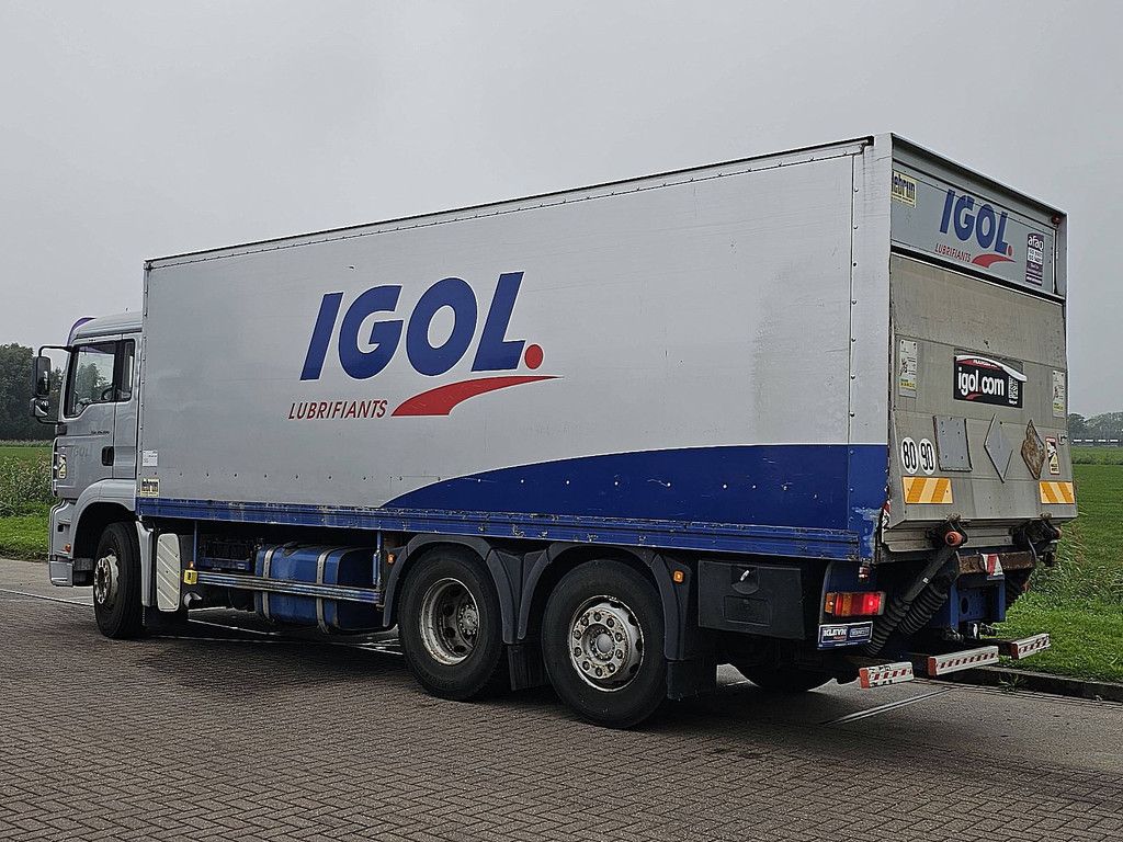 M.A.N. 26.390 TGA 6x2 taillift