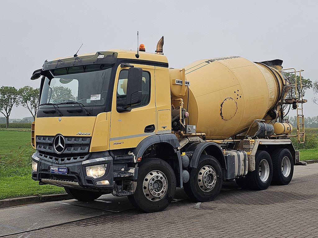 MERCEDES-BENZ AROCS 3240