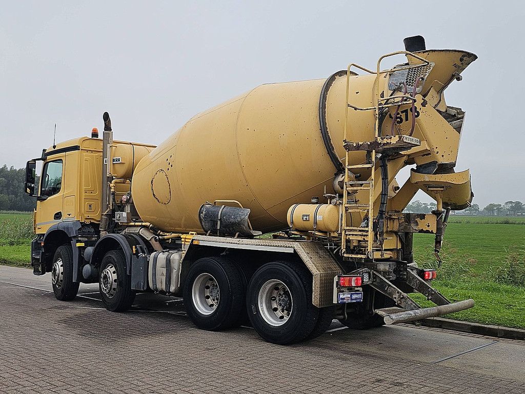 MERCEDES-BENZ AROCS 3240