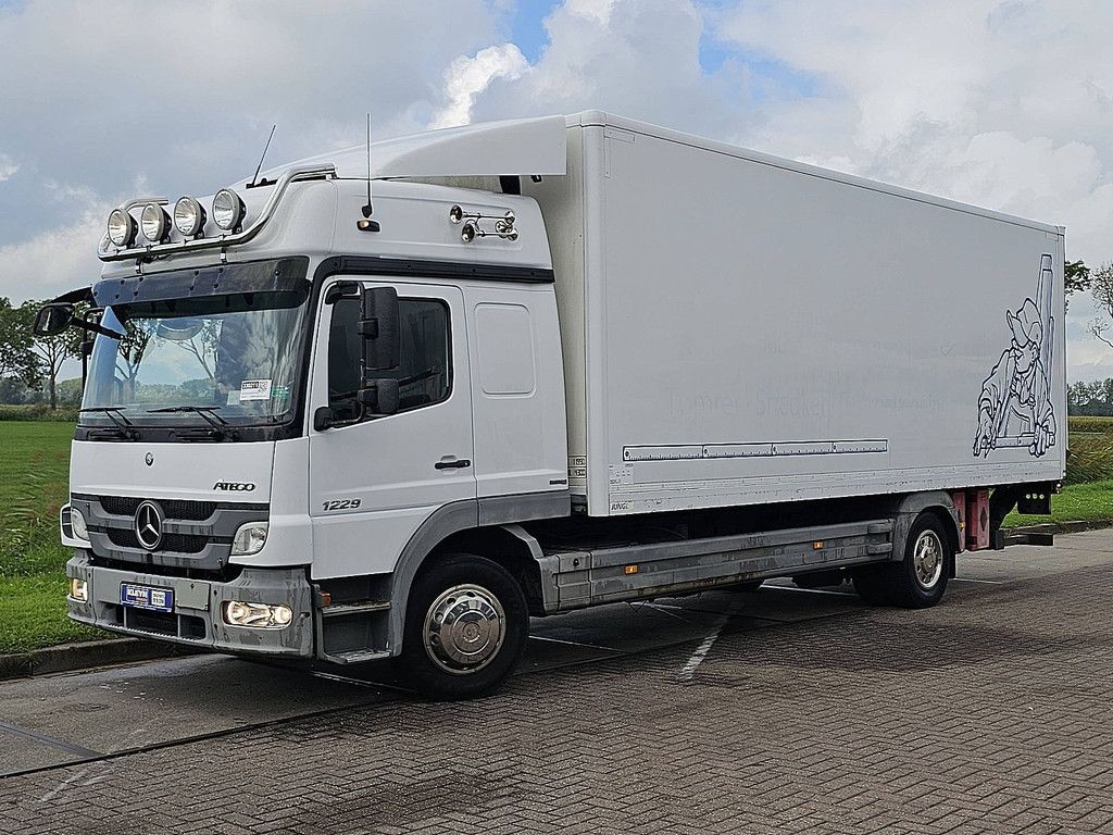 MERCEDES-BENZ ATEGO 1229 lift manual ac 6 cil