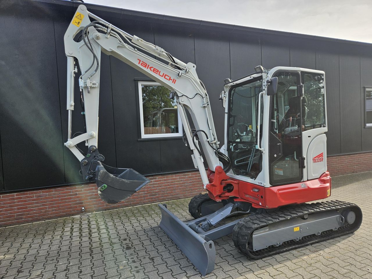 Takeuchi TB335R Stage V