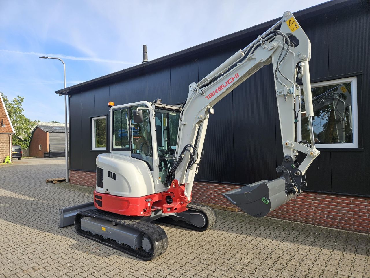Takeuchi TB335R Stage V