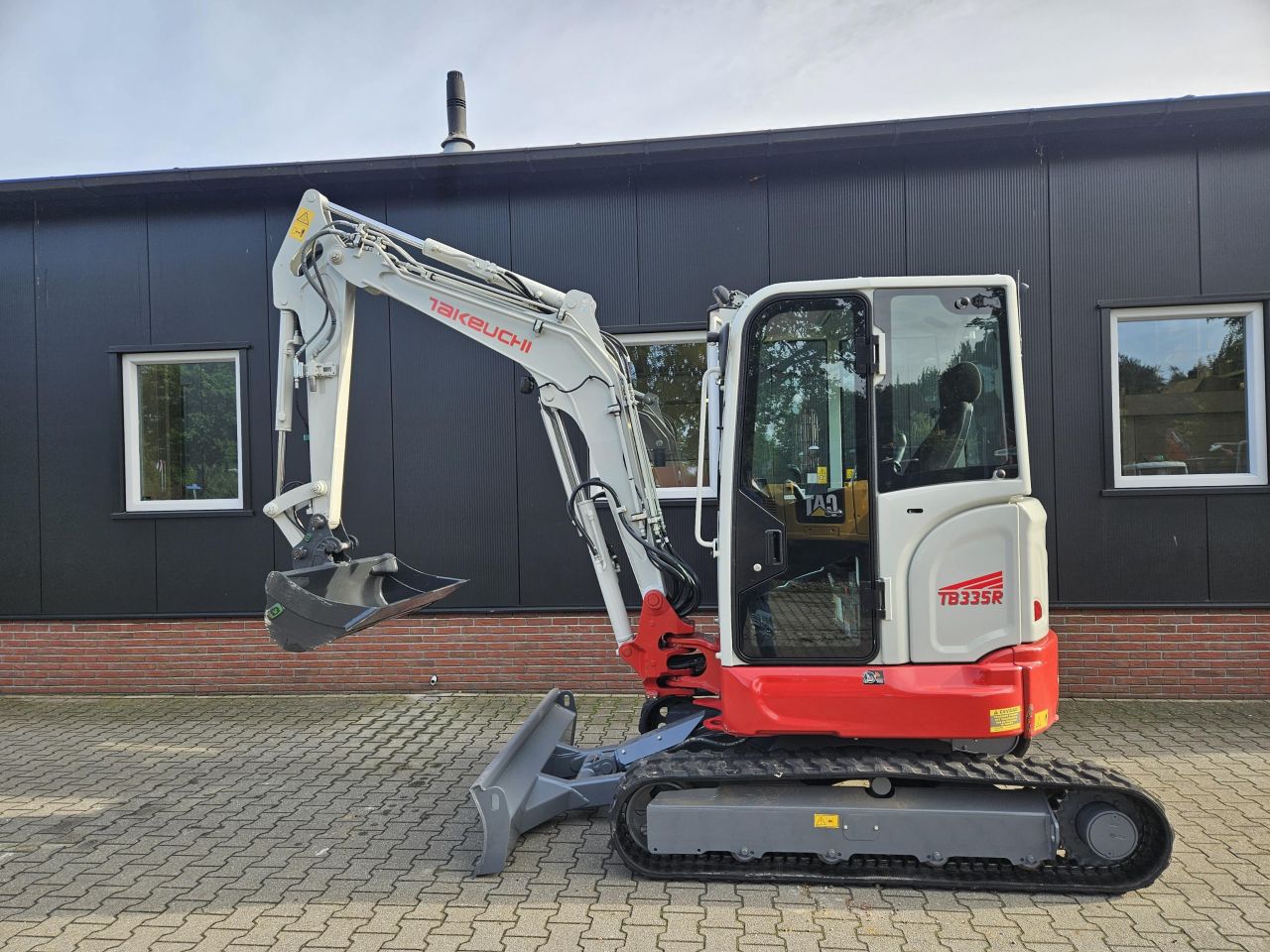 Takeuchi TB335R Stage V
