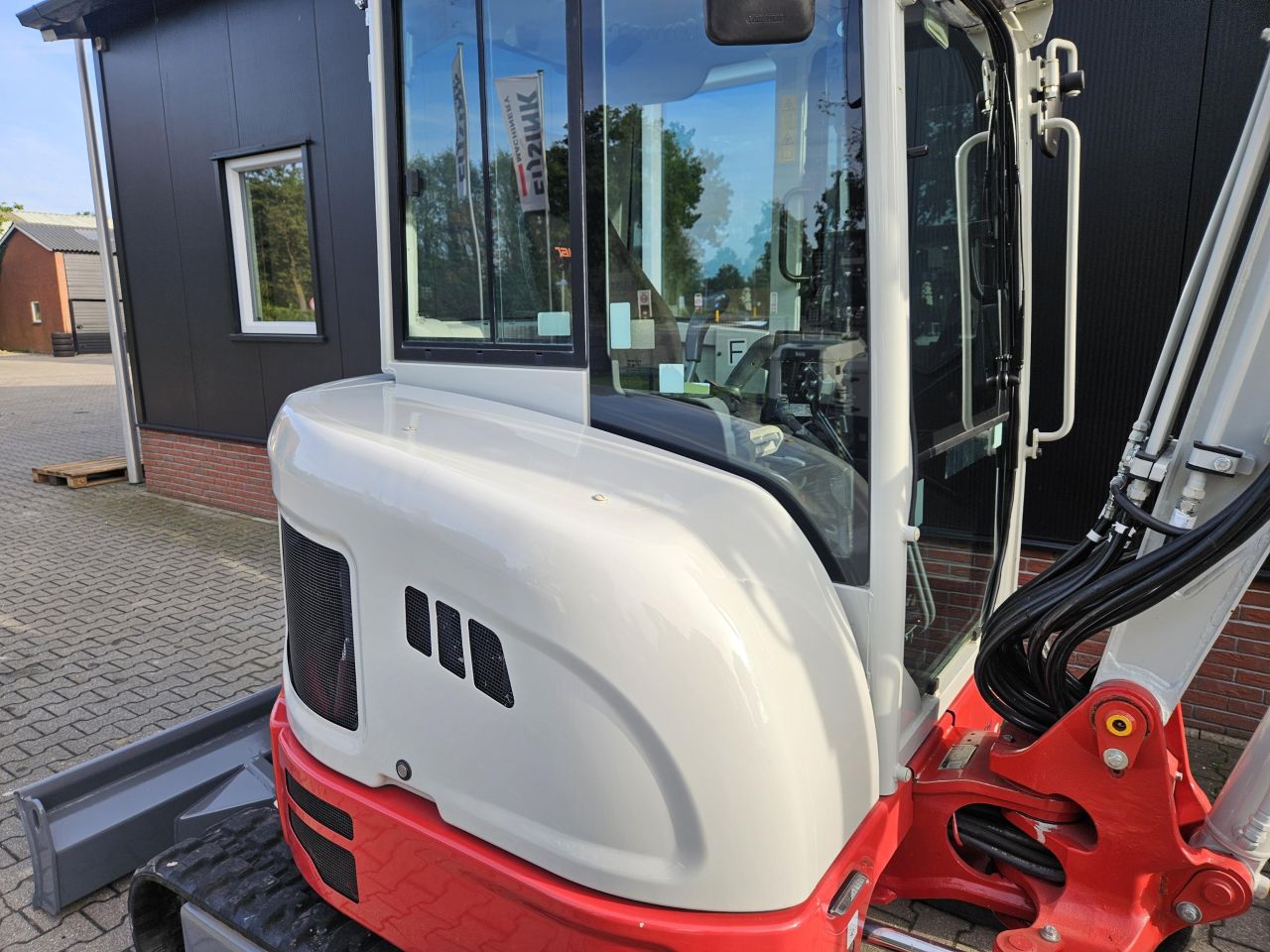 Takeuchi TB335R Stage V