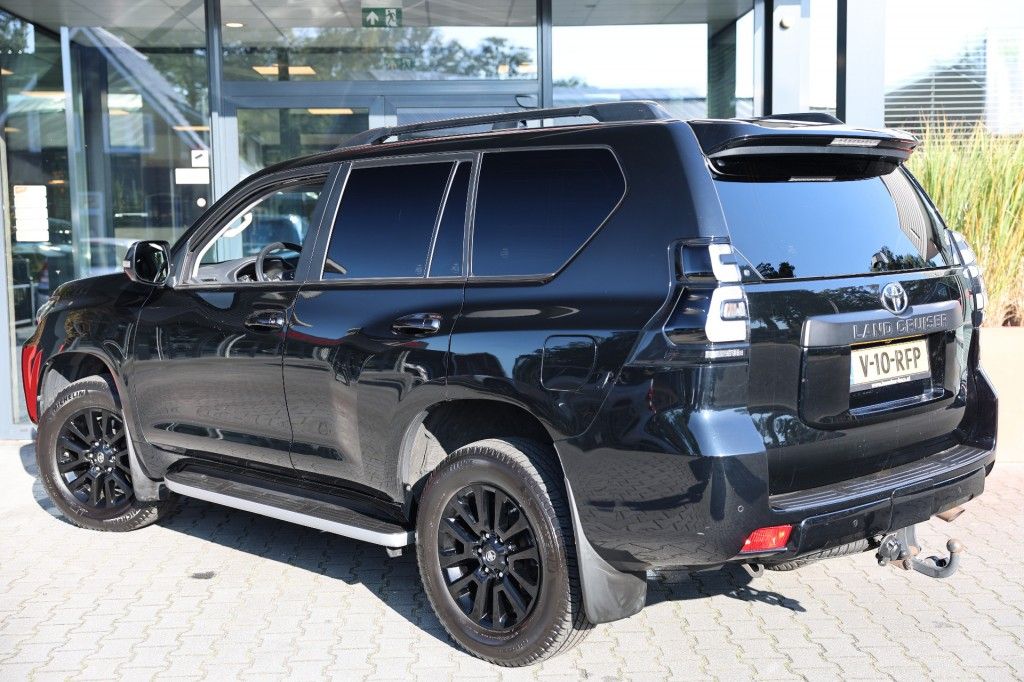 Toyota Landcruiser 150 2.8 D-4D 5DRS BLACK EDITION A/T VAN