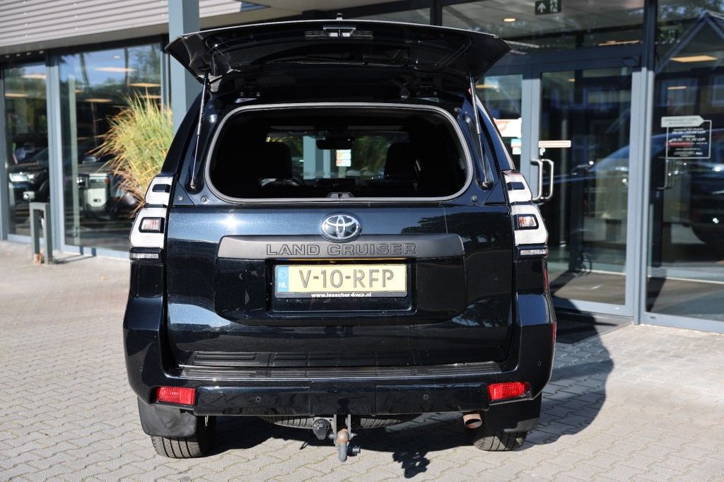 Toyota Landcruiser 150 2.8 D-4D 5DRS BLACK EDITION A/T VAN