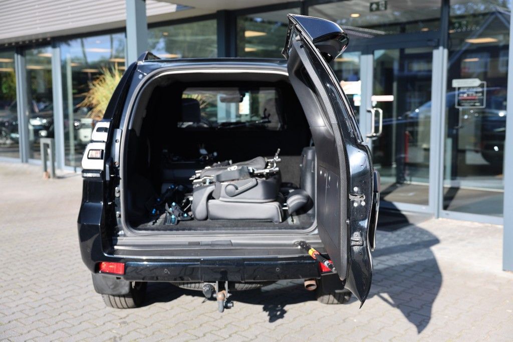 Toyota Landcruiser 150 2.8 D-4D 5DRS BLACK EDITION A/T VAN