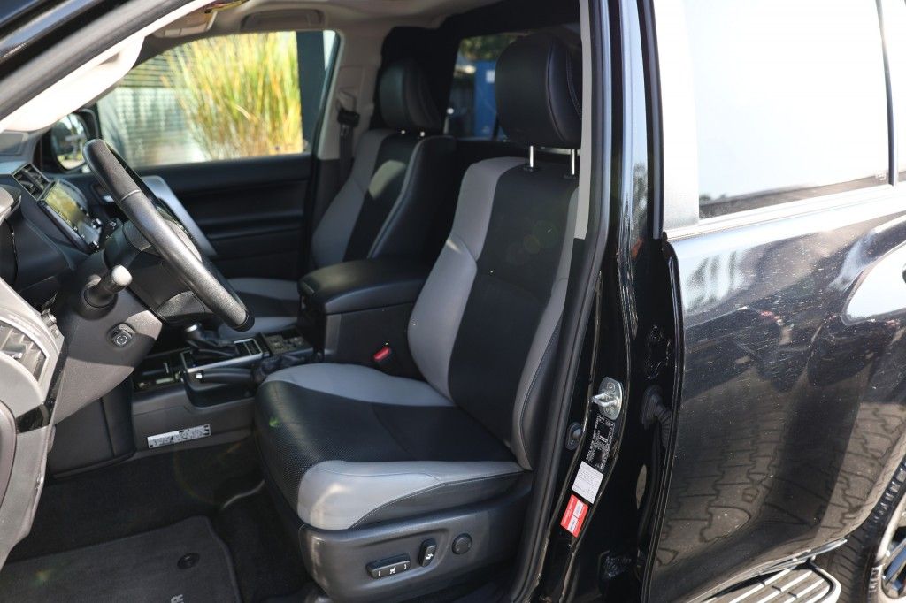 Toyota Landcruiser 150 2.8 D-4D 5DRS BLACK EDITION A/T VAN