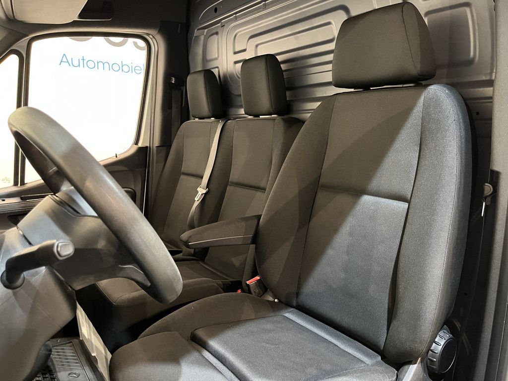Mercedes-Benz Sprinter 317 CDI L2H2 RWD / Euro 6 / LED / Airco / Cruise Control / Camera / Trekhaak / CarPlay / 3-Zits