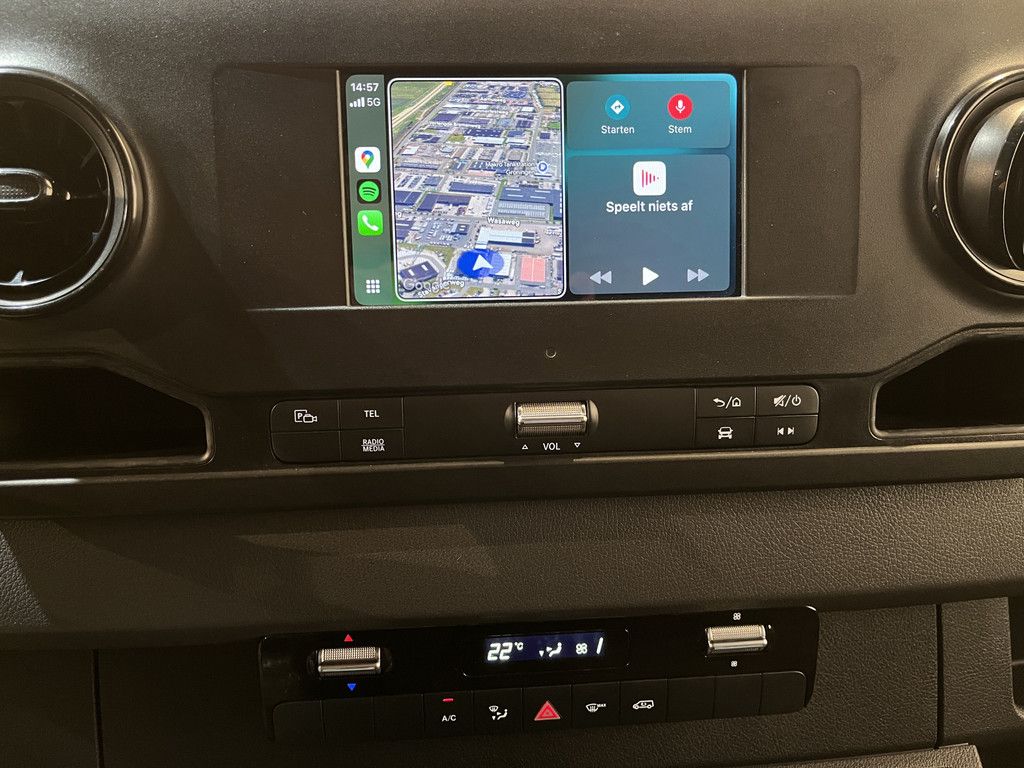 Mercedes-Benz Sprinter 317 CDI L2H2 RWD / Euro 6 / LED / Airco / Cruise Control / Camera / Trekhaak / CarPlay / 3-Zits