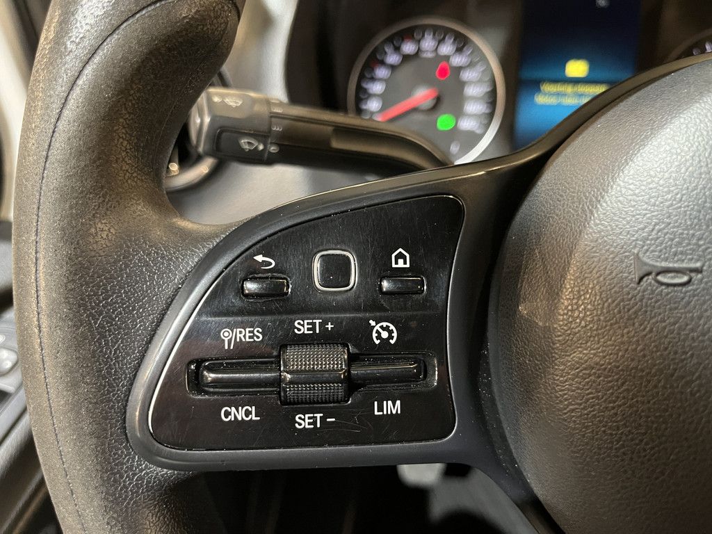 Mercedes-Benz Sprinter 317 CDI L2H2 RWD / Euro 6 / LED / Airco / Cruise Control / Camera / Trekhaak / CarPlay / 3-Zits