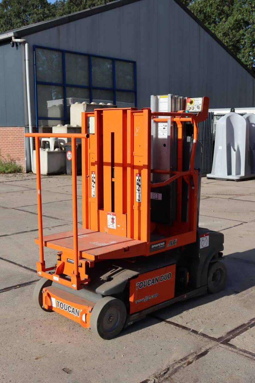 JLG Toucan Duo Elektrischer Mastlift 130 kg 6,0 m 2017