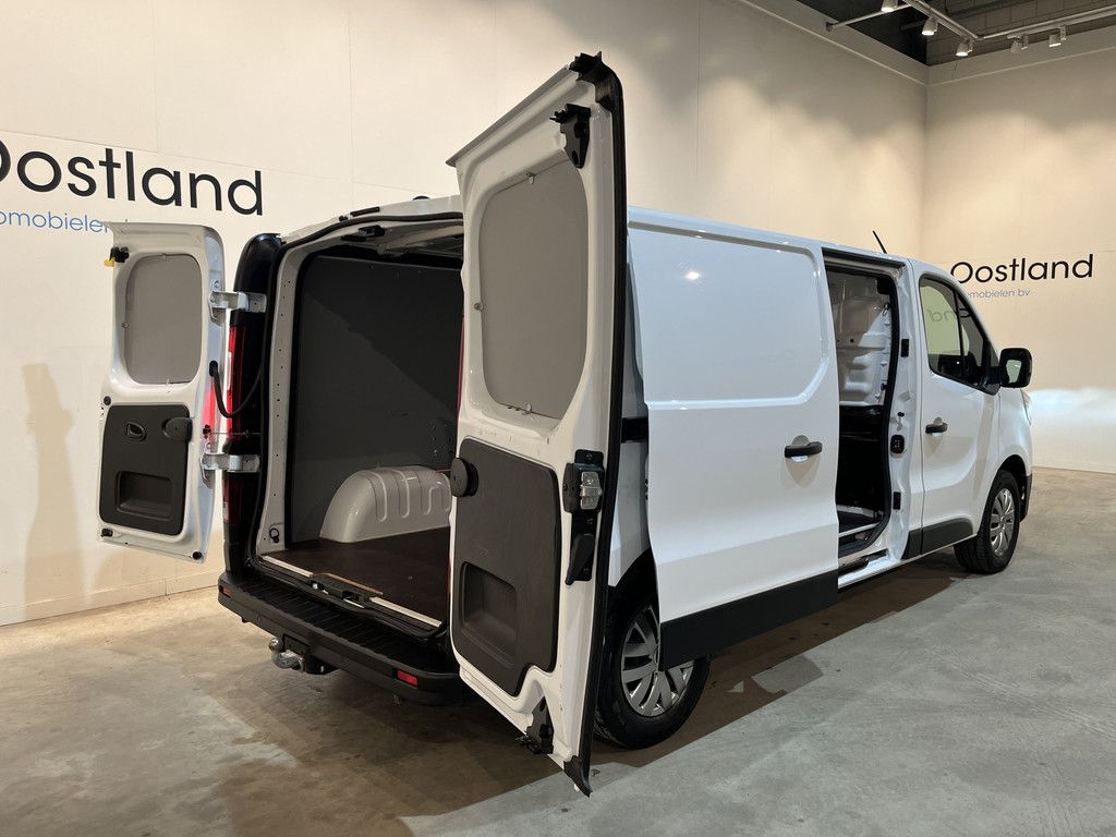 Renault Trafic 2.0 dCi 130 PK L2H1 / Euro 6 / Schuifdeur L + R / LED / Airco / Cruise Control / Camera / Trekhaak / CarPlay / 3-Zits / 69.000 KM !!
