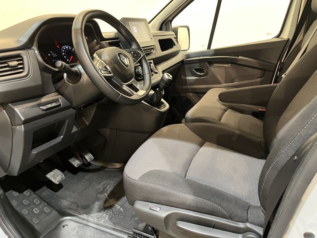 Renault Trafic 2.0 dCi 130 PK L2H1 / Euro 6 / Schuifdeur L + R / LED / Airco / Cruise Control / Camera / Trekhaak / CarPlay / 3-Zits / 69.000 KM !!