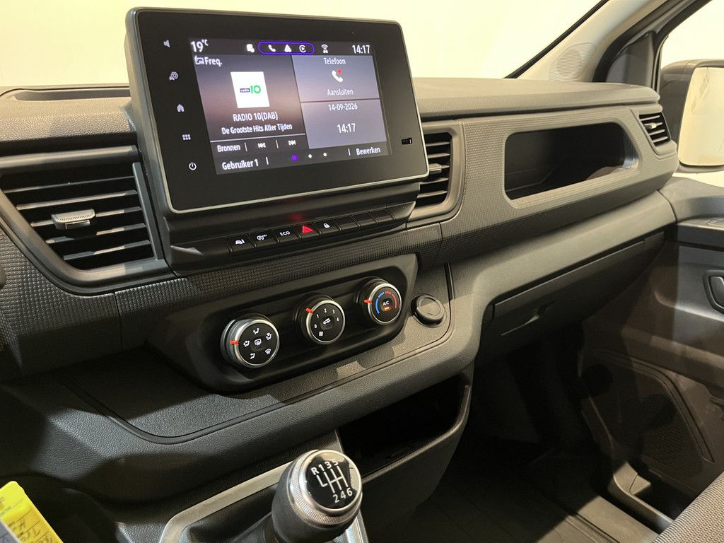 Renault Trafic 2.0 dCi 130 PK L2H1 / Euro 6 / Schuifdeur L + R / LED / Airco / Cruise Control / Camera / Trekhaak / CarPlay / 3-Zits / 69.000 KM !!