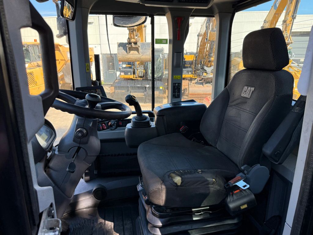 Caterpillar 930M