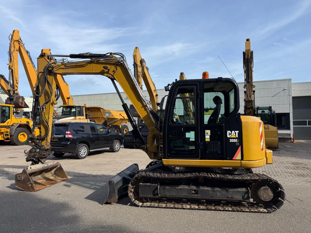Caterpillar 308E. Automatic Greasing