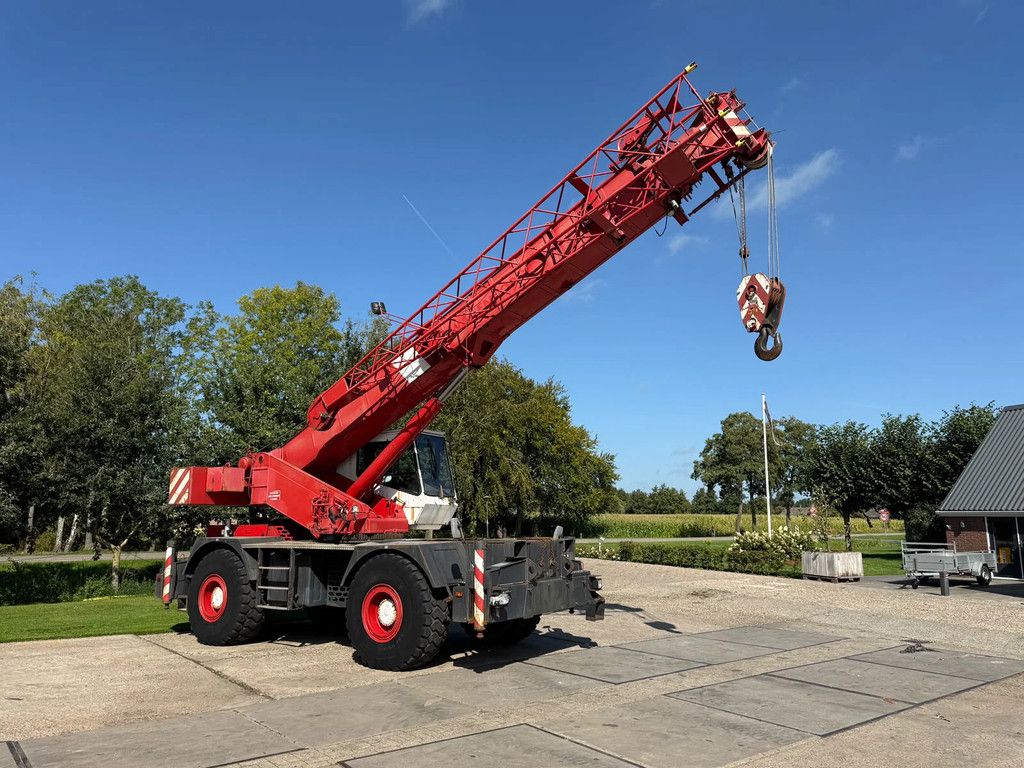 Grove RT 630 C rough Ruw terrain crane 30 ton 4x4 Hijskraan Mobiele kraan Ex Mammoet RT 630 C rough terrain crane 4x4 30 ton Hijskraan Mobiele kraan Ex Mammoet 4x4