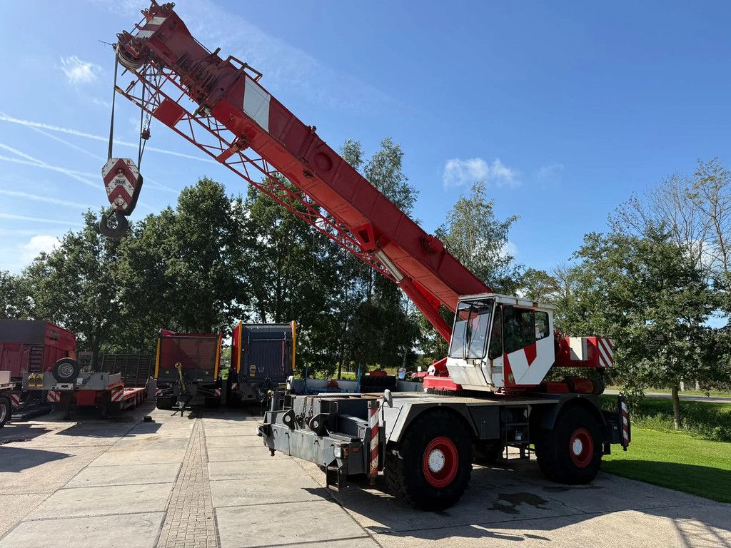 Grove RT 630 C rough Ruw terrain crane 30 ton 4x4 Hijskraan Mobiele kraan Ex Mammoet RT 630 C rough terrain crane 4x4 30 ton Hijskraan Mobiele kraan Ex Mammoet 4x4