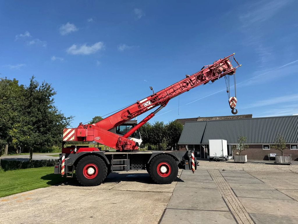 Grove RT 630 C rough Ruw terrain crane 30 ton 4x4 Hijskraan Mobiele kraan Ex Mammoet RT 630 C rough terrain crane 4x4 30 ton Hijskraan Mobiele kraan Ex Mammoet 4x4