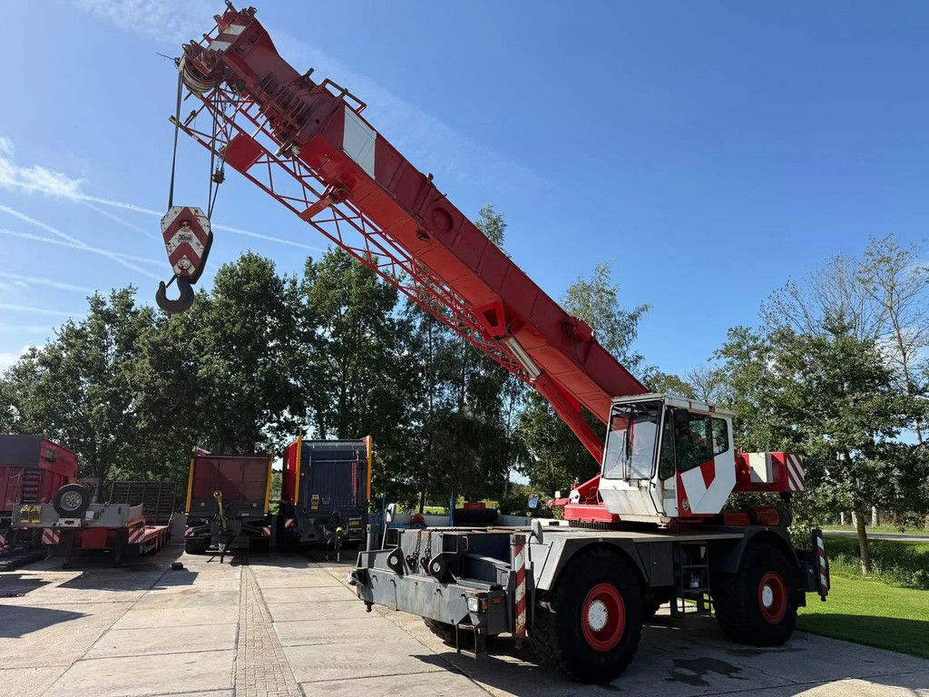 Grove RT 630 C rough Ruw terrain crane 30 ton 4x4 Hijskraan Mobiele kraan Ex Mammoet RT 630 C rough terrain crane 4x4 30 ton Hijskraan Mobiele kraan Ex Mammoet 4x4