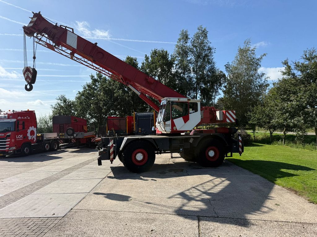 Grove RT 630 C rough Ruw terrain crane 30 ton 4x4 Hijskraan Mobiele kraan Ex Mammoet RT 630 C rough terrain crane 4x4 30 ton Hijskraan Mobiele kraan Ex Mammoet 4x4