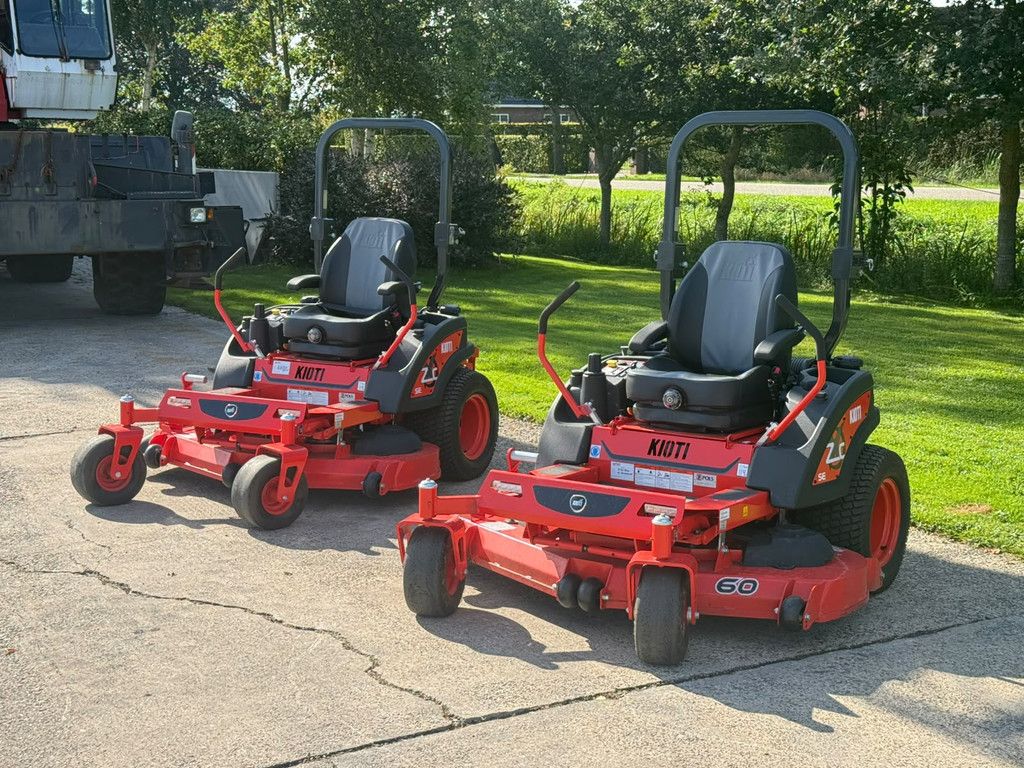 Kioti ZXC 60 SE Zero TURN gazonmaaier Maaimachine ZXC 60 SE Zero turn Gazonmaaier Maaimachine 1.50 breed Gazonmaaier Zeroturn