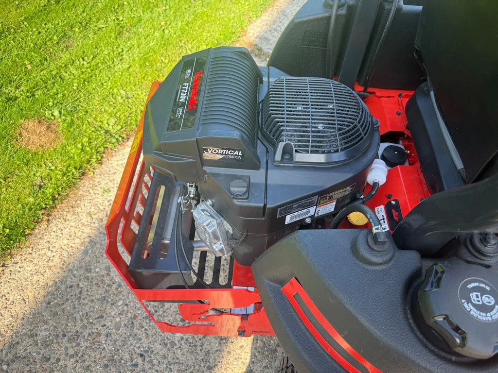 Kioti ZXC 60 SE Zero TURN gazonmaaier Maaimachine ZXC 60 SE Zero turn Gazonmaaier Maaimachine 1.50 breed Gazonmaaier Zeroturn