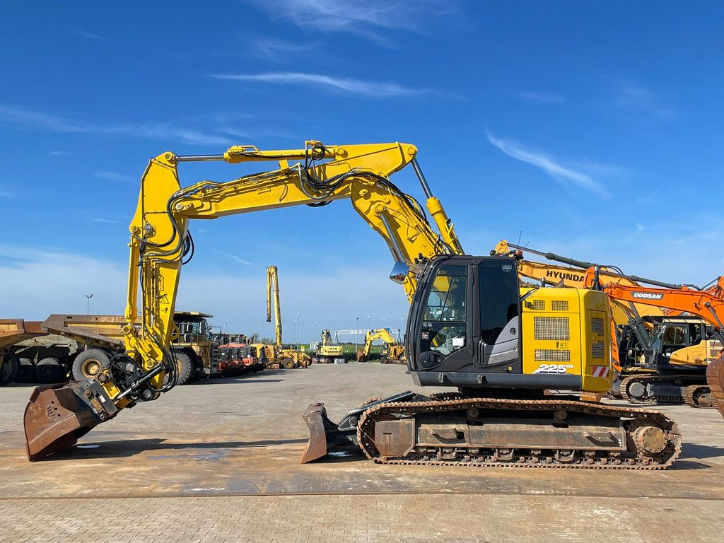 Hitachi ZX225USLC-6