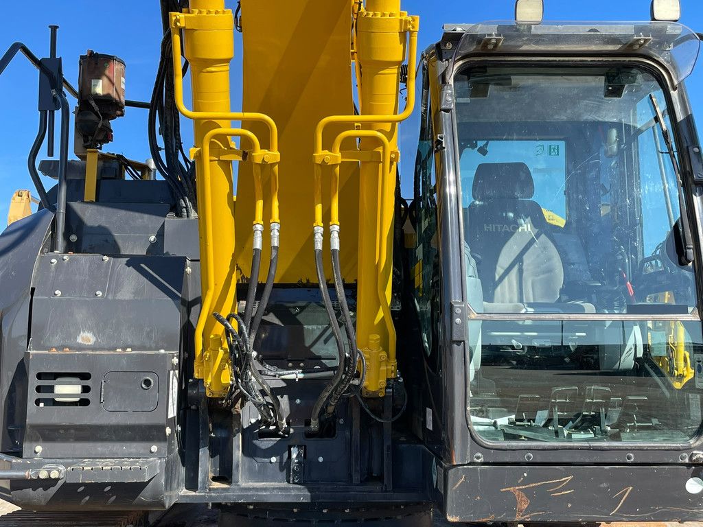 Hitachi ZX225USLC-6