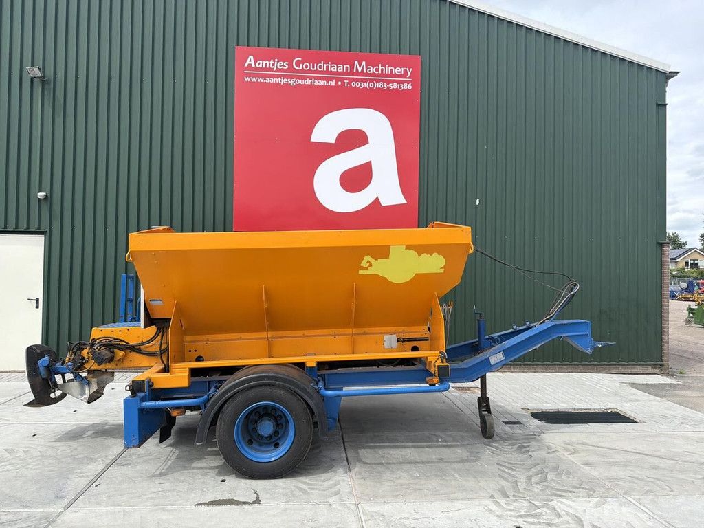 Esve Trailerfabriek BV trailed gritter